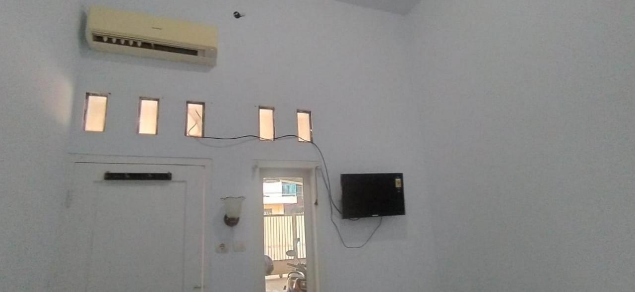 Hotel Reddoorz Syariah Near Transmart