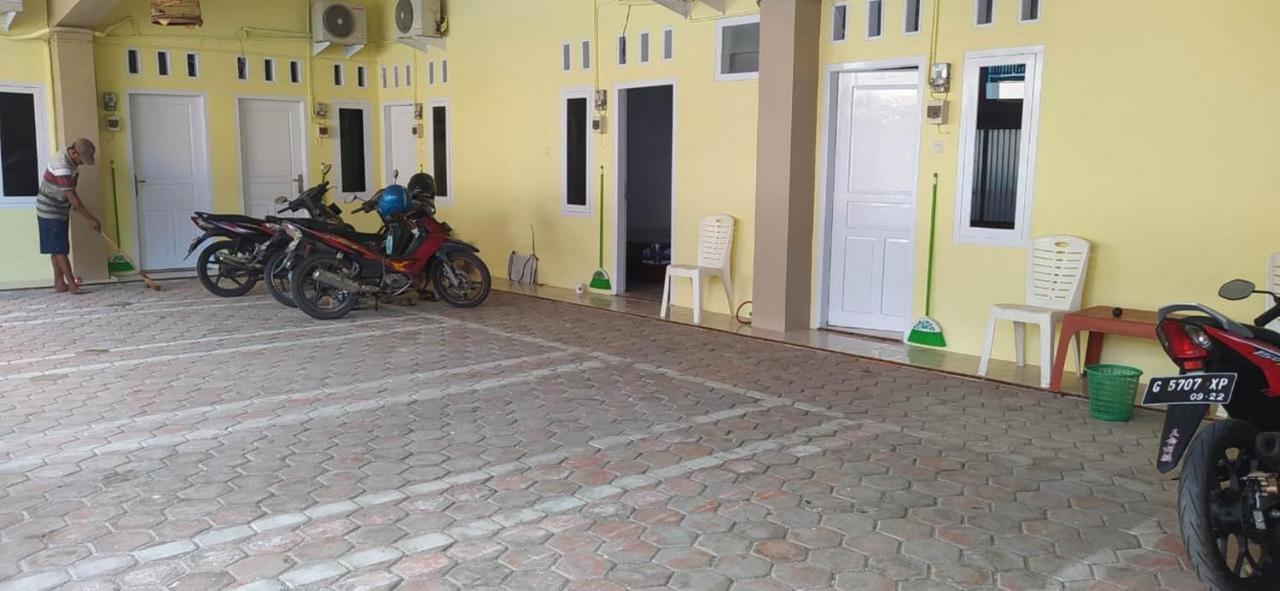 Reddoorz Syariah Near Transmart 2* Tegal (Central Java)